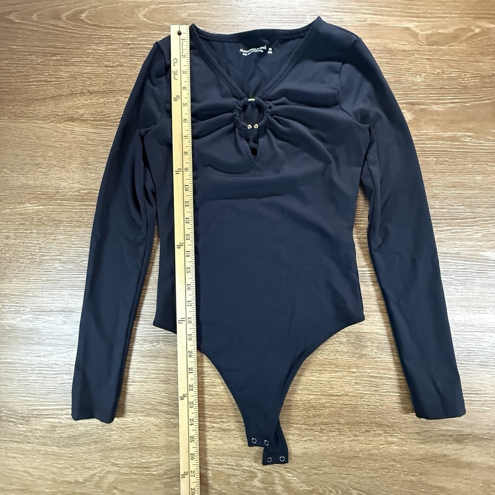 Abercrombie & Fitch Bodysuit Women XS Black Long Sleeve Ruched Cutout Minimalist - Picture 8 of 10
